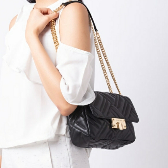 Michael Kors Handbags - 1 LEFT❗Peyton Medium Shoulder/Crossbody Flap Black